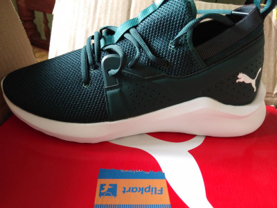 Puma shop emergence green