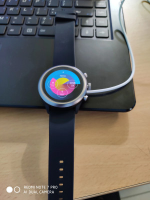 Smartwatch fossil sport 43 liverpool hot sale