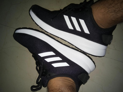 Adidas swift run blancas y 2025 negras