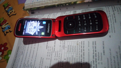 Karbonn pebble top