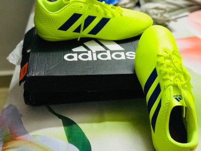 Adidas nemeziz 18.4 futsal hot sale
