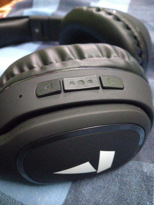 Boat top headphones 380