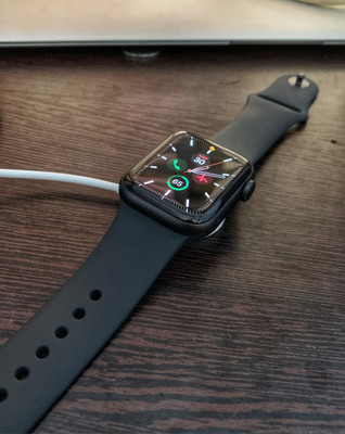 Apple watch best sale s5 gps 40mm