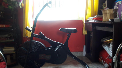 Bicicleta fija online bionic fitness