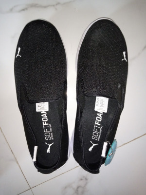 Puma flex essential hotsell slip on sneakers dame