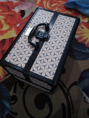 Oriflame cheap vanity case
