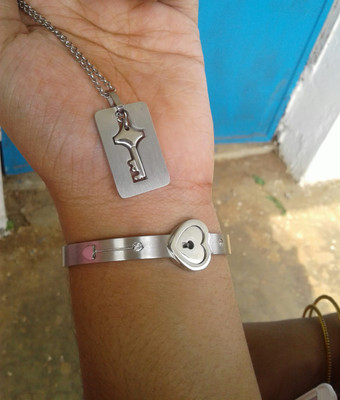 SILVOSWAN Platinum Plated Heart Love Lock Bracelet with Lock Key