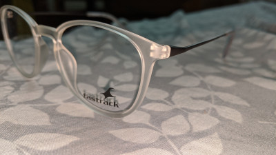 Fastrack transparent hot sale glasses