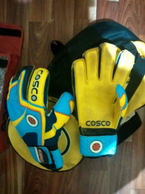 Cosco goalkeeper gloves store
