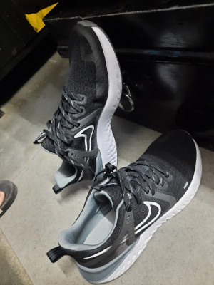 Nike legend on sale react 2 review