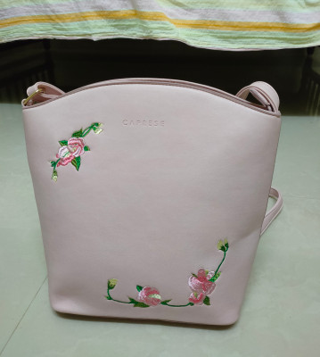 Caprese elsy hot sale women's sling bag