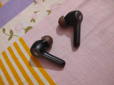 Soundcore life p2 store liberty air 2