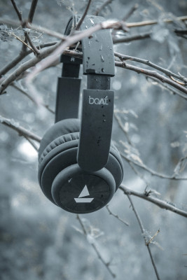 boAt Rockerz 450 with Upto 15 Hours Playback Bluetooth Headset