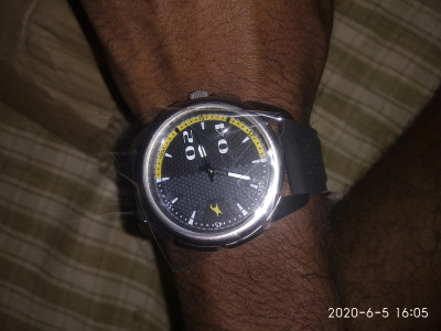 Fastrack NP3124SP02 Loopholes Analog Watch For Men Buy