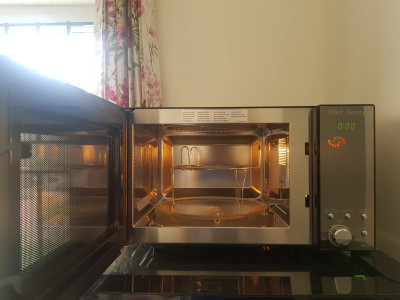 Onida 23 l air fryer convection microwave oven top