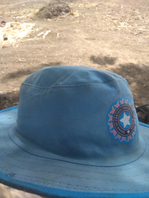 Round cricket top cap online