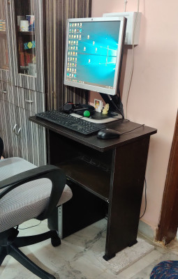 Desktop computer table olx hot sale