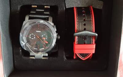 Varun dhawan fossil watch price on sale
