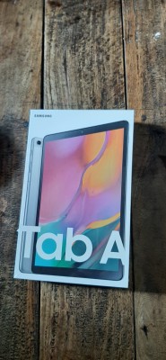 Tablette 10,1 po Galaxy Tab A SM-T510NZKAXAC de Samsung avec processeur à 8  cœurs de 1,8 GHz, stockage de 32 Go et Android 9,0 - Noir