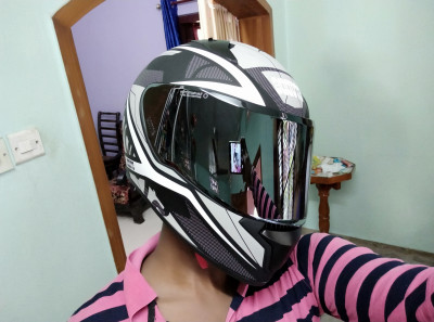 Studds thunder d4 n6 hot sale