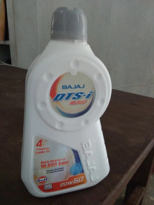 Bajaj dtsi 10000 hotsell engine oil 20w50 price