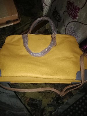 Safia overnighter bag oriflame sales