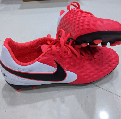 Nike legend viii store