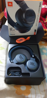 JBL Live 650BTNC with 30 Hours Playback and Voice Enabled Active