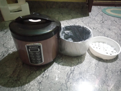 Sansui Deluxe Plus Electric Rice Cooker with Steaming Feature