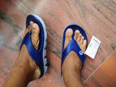 Bata men's neymar hotsell hawaii thong sandals