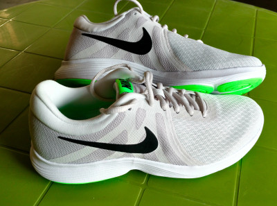 Sports direct nike revolution 4 online