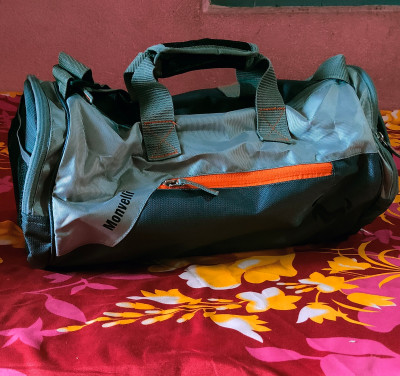 Wildcraft aqua small 2025 duffle bag g1263