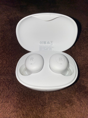 Realme buds q 2025 white
