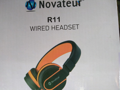 Novateur hotsell r11 headphones