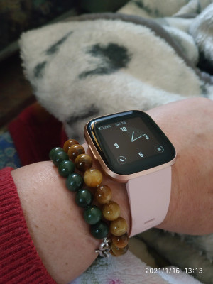 Fitbit versa 2 rose deals