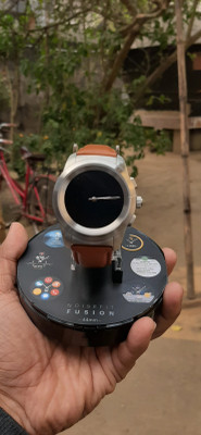 NoiseFit Fusion Hybrid Smartwatch Price in India Buy NoiseFit