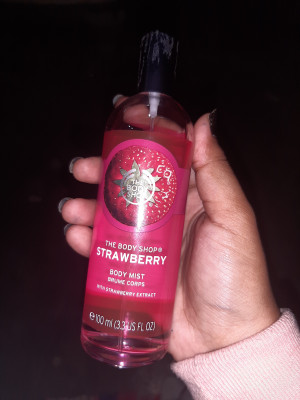 Body shop best sale strawberry spray