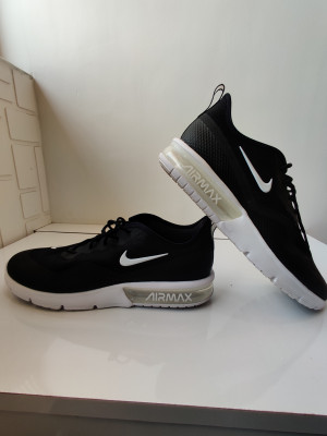 Air max sequent on feet sales