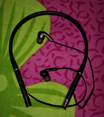 Ubon CL 5300 Wireless Neckband Bluetooth 20 Hours Playtime