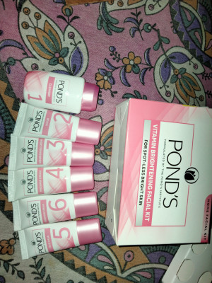 POND s Vitamin Skin Brightening Home Facial Kit Price in India