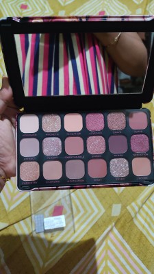 Makeup Revolution Forever Flawless ALLURE 18 Color Eyeshadow