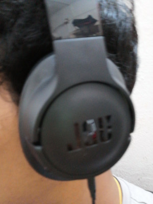 Jbl tune 750 bt top