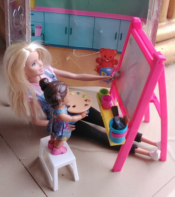 Barbie painting set top