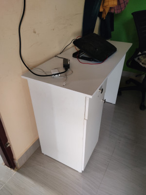 Study top table quikr
