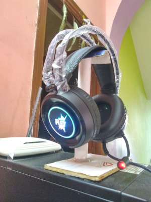 Redgear cloak rgb gaming headphones hotsell price