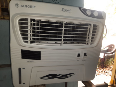 Singer deals everest cooler