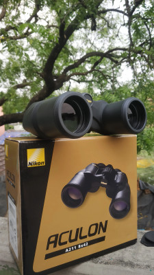 nikon aculon a211 10 x 42
