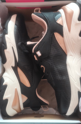 Ln5 yeezy store