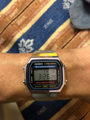 Casio on sale a168 negro