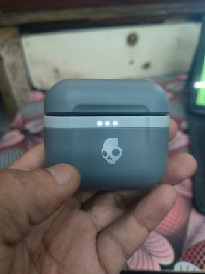 Indy evo 2025 case not charging